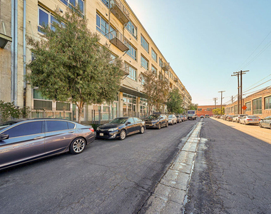 530 S Hewitt Street - Photo Thumbnail 15