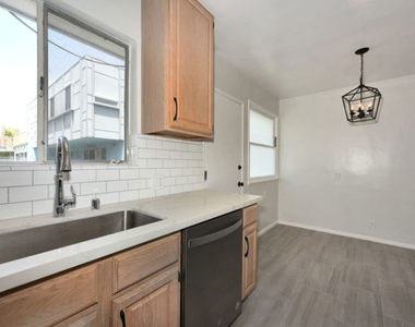 2427 Centinela Avenue - Photo Thumbnail 10