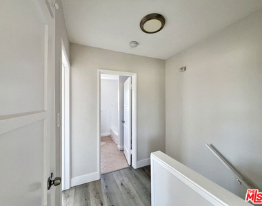 254 E Lanzit Avenue - Photo Thumbnail 17