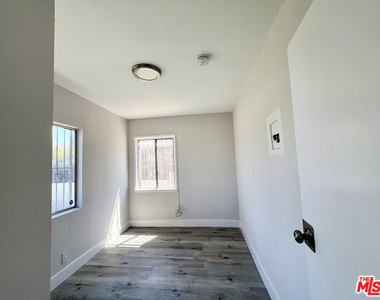 254 E Lanzit Avenue - Photo Thumbnail 28