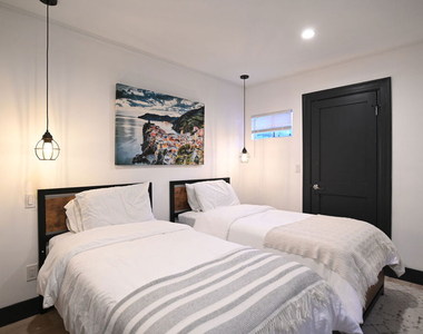 1019 N Orange Grove Avenue - Photo Thumbnail 25