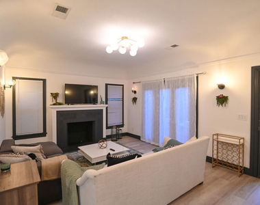 1019 N Orange Grove Avenue - Photo Thumbnail 29