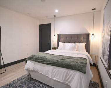 1019 N Orange Grove Avenue - Photo Thumbnail 16