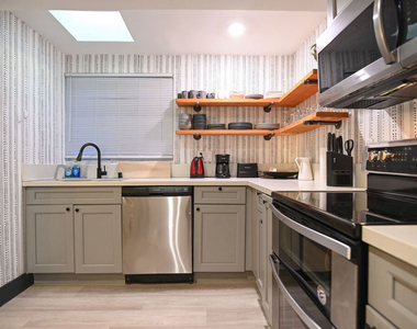 1019 N Orange Grove Avenue - Photo Thumbnail 28