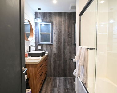 1019 N Orange Grove Avenue - Photo Thumbnail 12