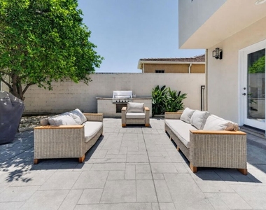 5230 Teesdale Avenue - Photo Thumbnail 22
