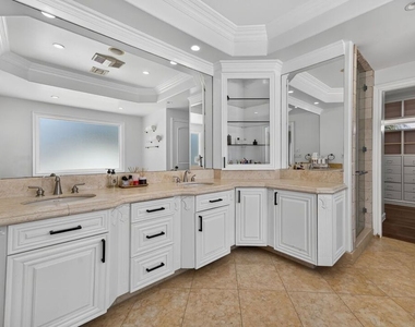 5230 Teesdale Avenue - Photo Thumbnail 11
