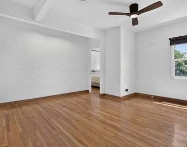 9001 Lloyd Pl - Photo Thumbnail 24