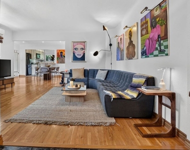 9001 Lloyd Pl - Photo Thumbnail 5