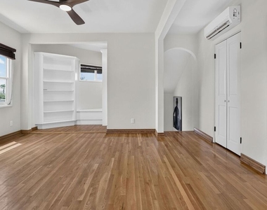 9001 Lloyd Pl - Photo Thumbnail 18