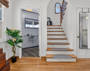 9001 Lloyd Pl - Photo Thumbnail 16