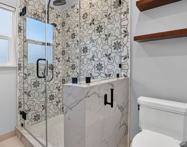 9001 Lloyd Pl - Photo Thumbnail 23
