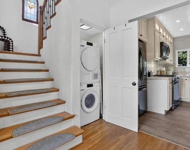 9001 Lloyd Pl - Photo Thumbnail 15