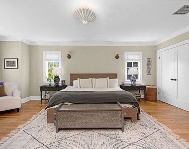 379 N Ridgewood Place - Photo Thumbnail 19