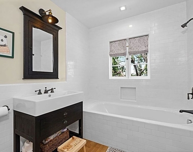 379 N Ridgewood Place - Photo Thumbnail 27