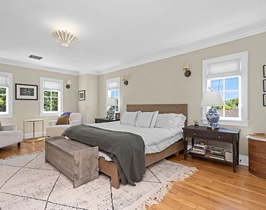 379 N Ridgewood Place - Photo Thumbnail 20