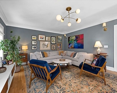379 N Ridgewood Place - Photo Thumbnail 4