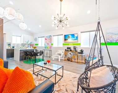 5855 Vineland Avenue - Photo Thumbnail 11