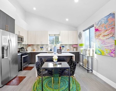 5855 Vineland Avenue - Photo Thumbnail 27