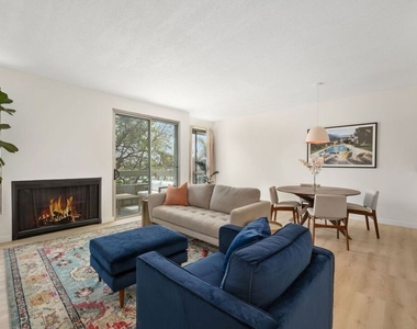 8960 Cynthia Street - Photo Thumbnail 8