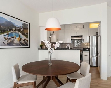 8960 Cynthia Street - Photo Thumbnail 5