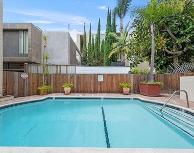8960 Cynthia Street - Photo Thumbnail 4