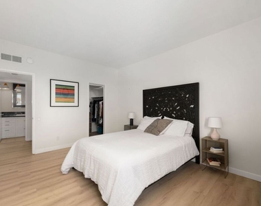 8960 Cynthia Street - Photo Thumbnail 17