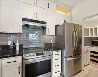 8960 Cynthia Street - Photo Thumbnail 14