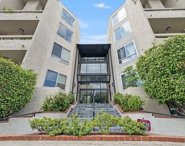 8960 Cynthia Street - Photo Thumbnail 18