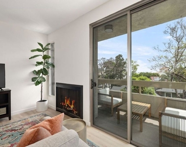 8960 Cynthia Street - Photo Thumbnail 9