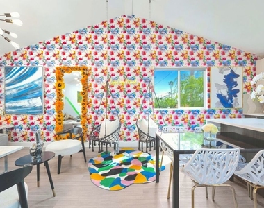 5853 Vineland Avenue - Photo Thumbnail 8