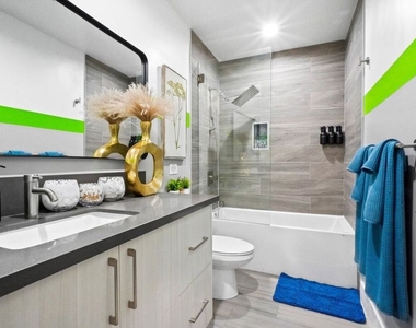 5853 Vineland Avenue - Photo Thumbnail 18