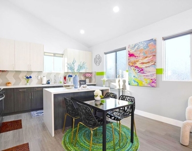 5853 Vineland Avenue - Photo Thumbnail 28