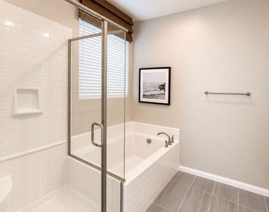 751 Daniel Freeman Circle - Photo Thumbnail 15