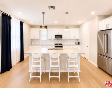 751 Daniel Freeman Circle - Photo Thumbnail 3