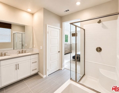 751 Daniel Freeman Circle - Photo Thumbnail 16