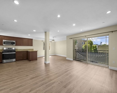5315 Bellingham Avenue - Photo Thumbnail 4