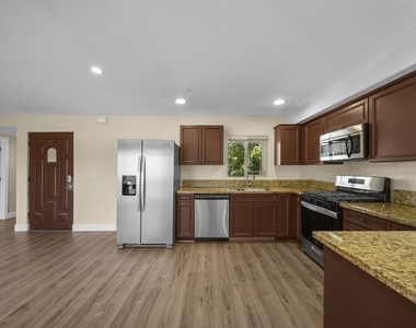 5315 Bellingham Avenue - Photo Thumbnail 7