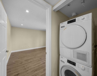 5315 Bellingham Avenue - Photo Thumbnail 14