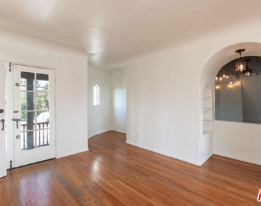 2030 Vine Street - Photo Thumbnail 25