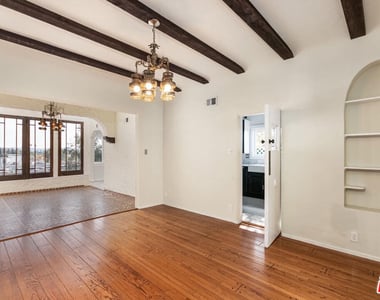 2030 Vine Street - Photo Thumbnail 6