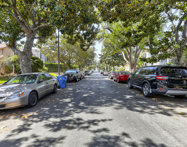 1200 S Citrus Avenue - Photo Thumbnail 1