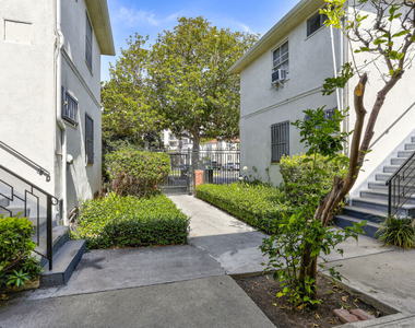 1200 S Citrus Avenue - Photo Thumbnail 3