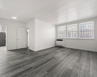 1200 S Citrus Avenue - Photo Thumbnail 6