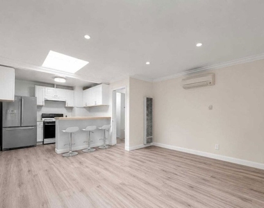 138 N Hamel Drive - Photo Thumbnail 59