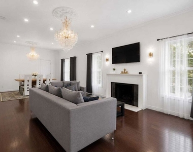 138 N Hamel Drive - Photo Thumbnail 9
