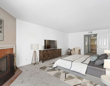 1250 Amherst Avenue - Photo Thumbnail 14