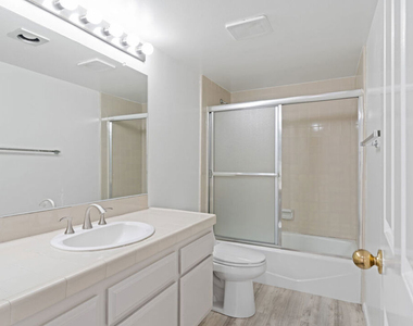 1250 Amherst Avenue - Photo Thumbnail 22