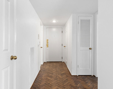 1250 Amherst Avenue - Photo Thumbnail 12