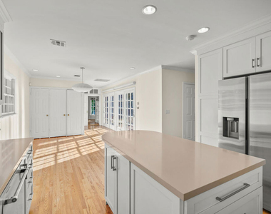 266 Denslow Avenue - Photo Thumbnail 2